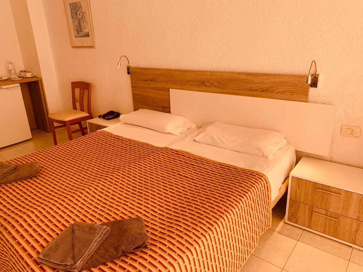 Pondemar Apartaments Vistas Playa Feñabe Extérieur photo